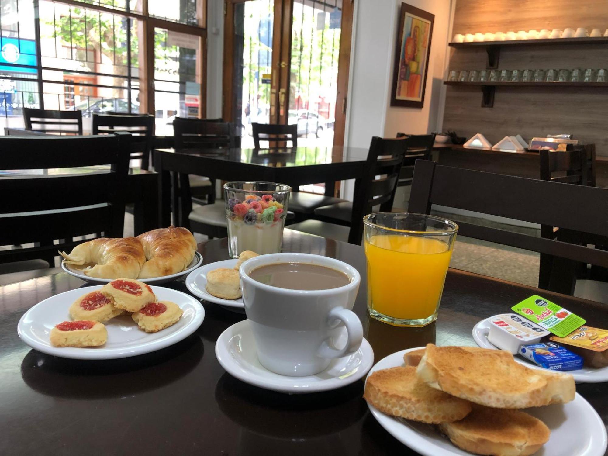 Hotel Tirol 마르델플라타 외부 사진